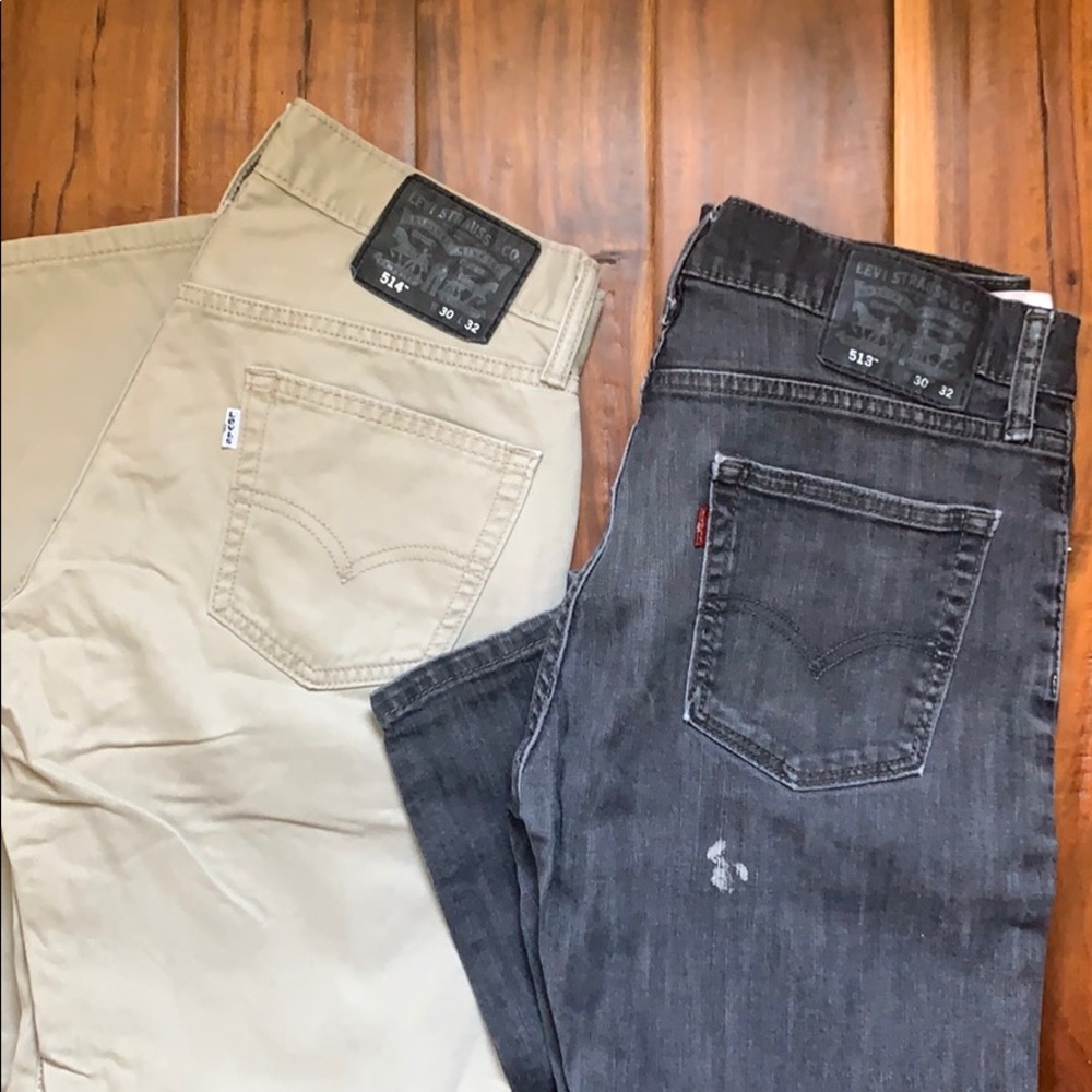 Bundle 2 pairs of men’s Levi’s